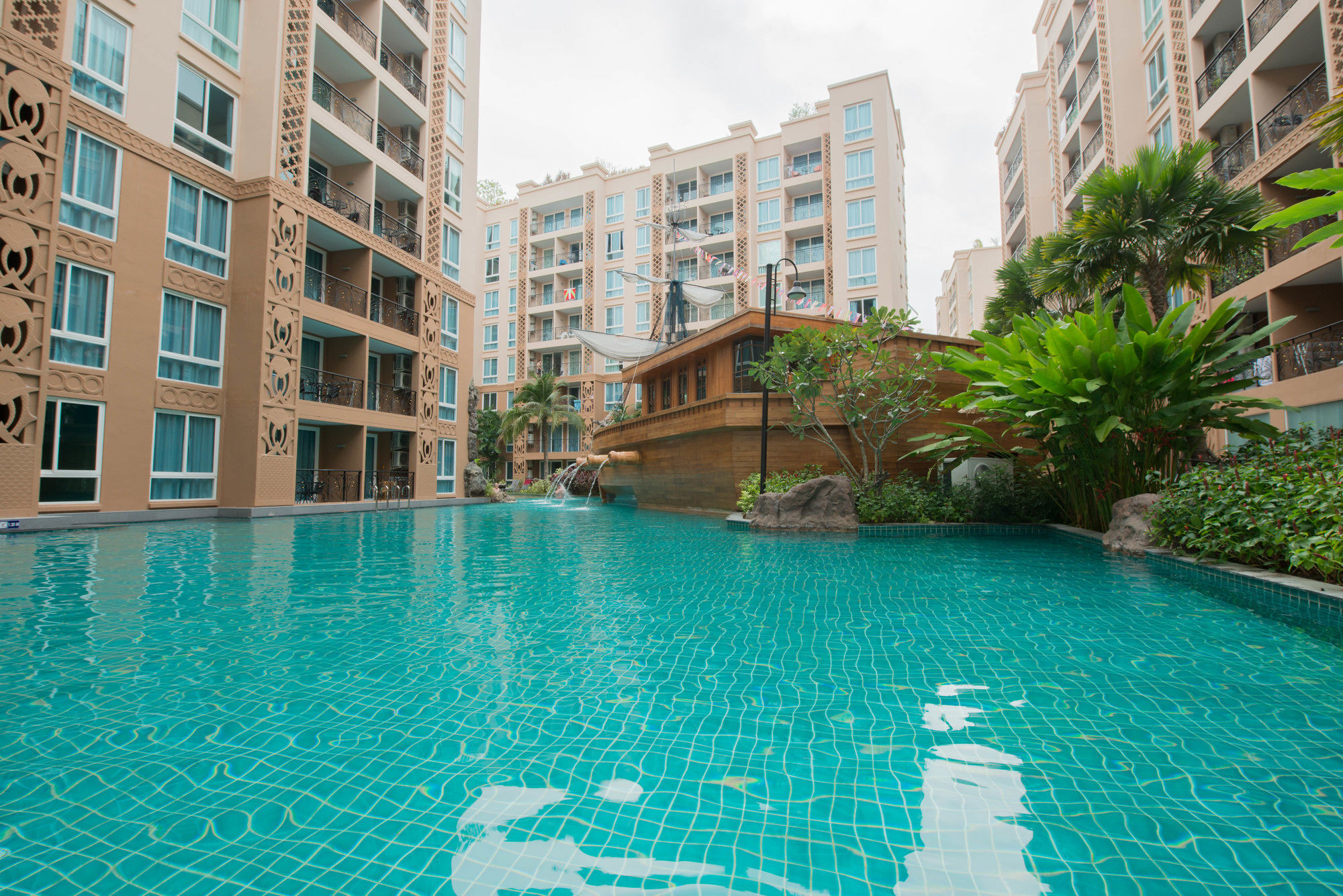 Atlantis Pattaya High Service Haat Jomtien Eksteriør bilde